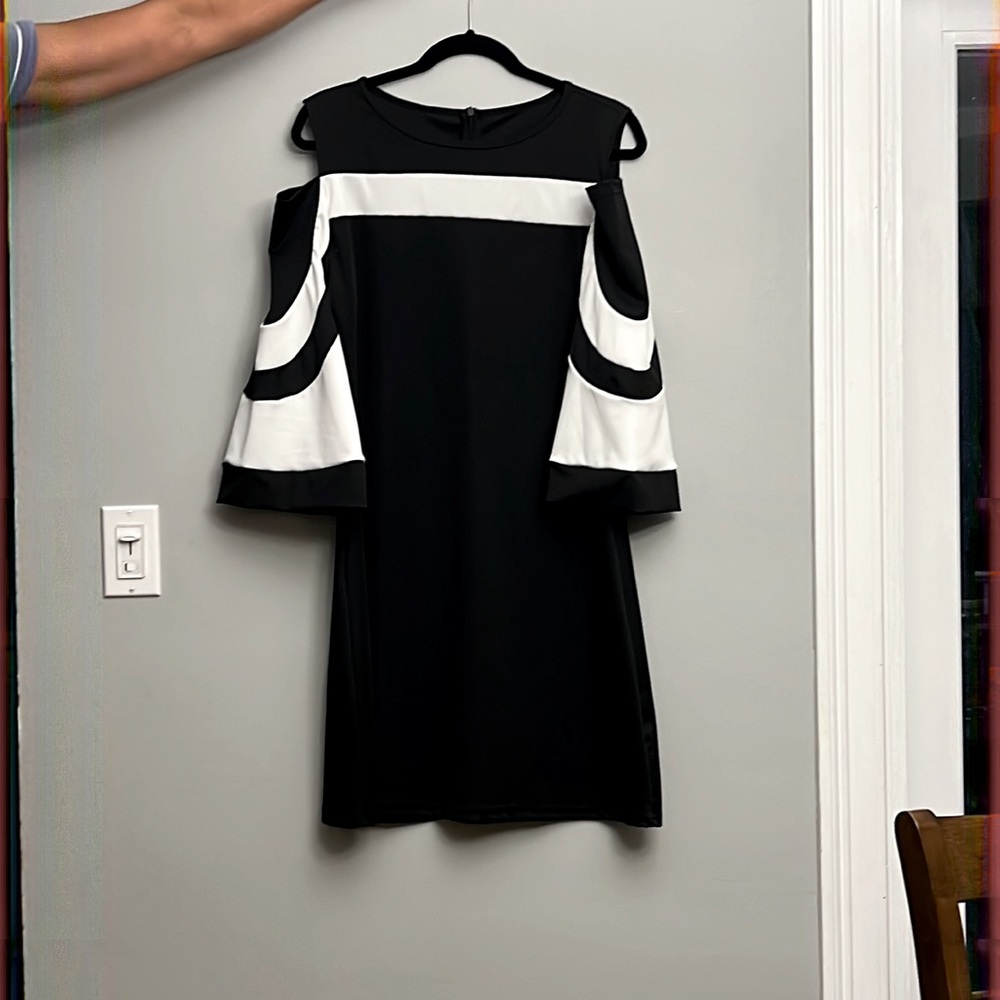 Black/white knee length dress